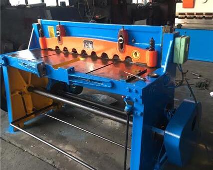 折(she)闆剪闆(pan)機